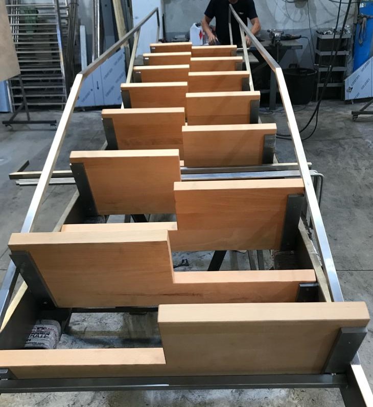 Escaleras metalicas - Escaleras Laravid : Trabajos en Acero