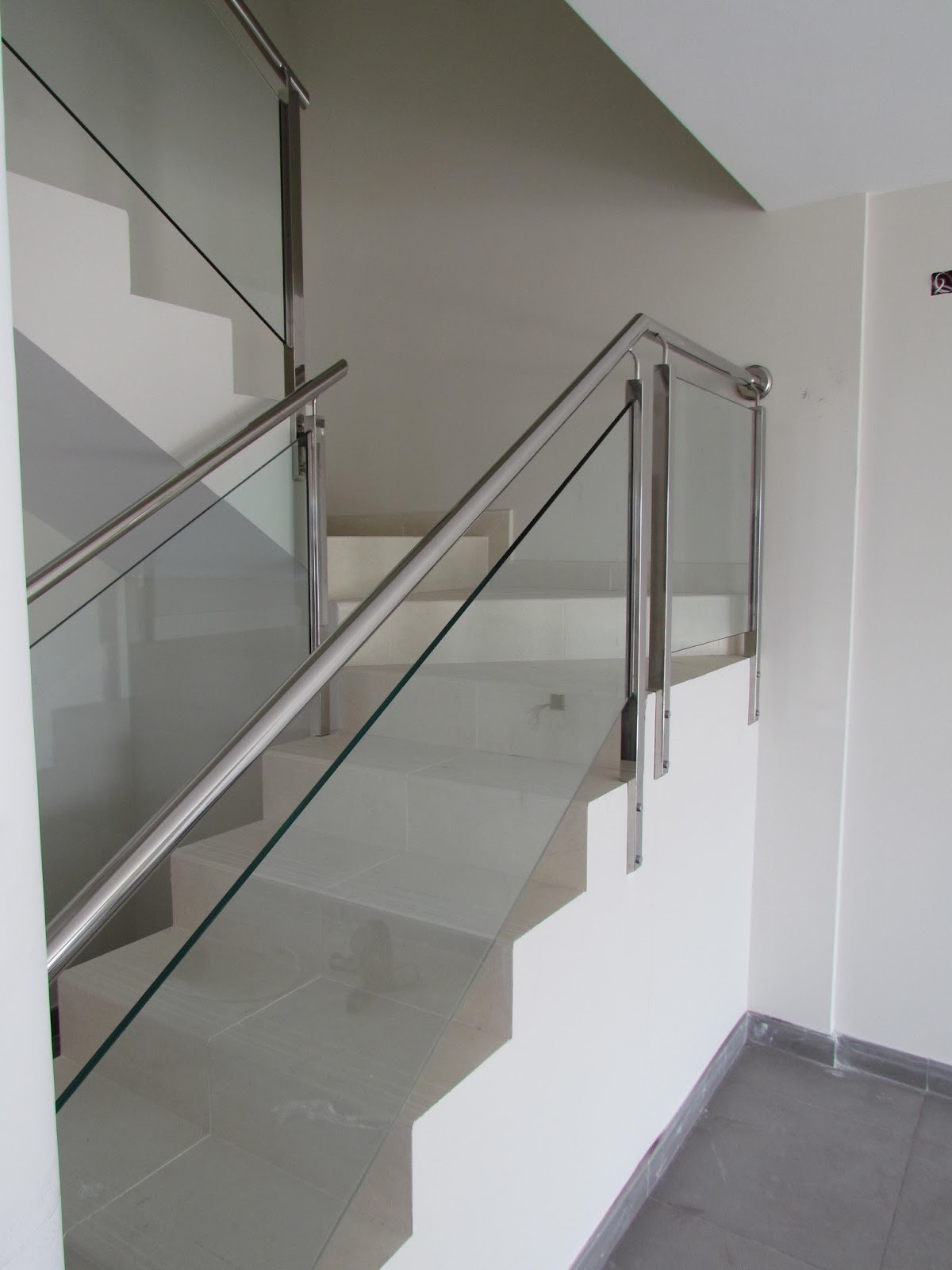 Barandillas Escaleras Laravid Trabajos en Acero