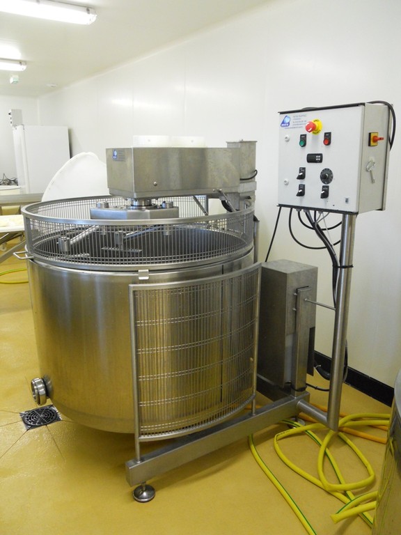 Cuve de fabrication des tommes