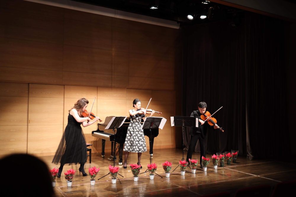 講師演奏では友人のヴァイオリニストとヴィオラの先生をゲストに🎻