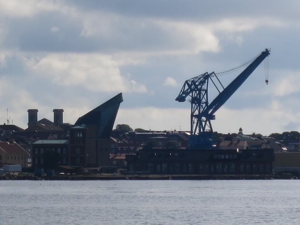 Karlskrona Werft. Kran links Bj 1680 - Kran rechts Bj 1960 :-)