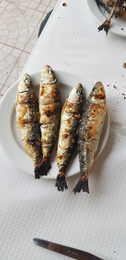 Gegrillte Sardinen.