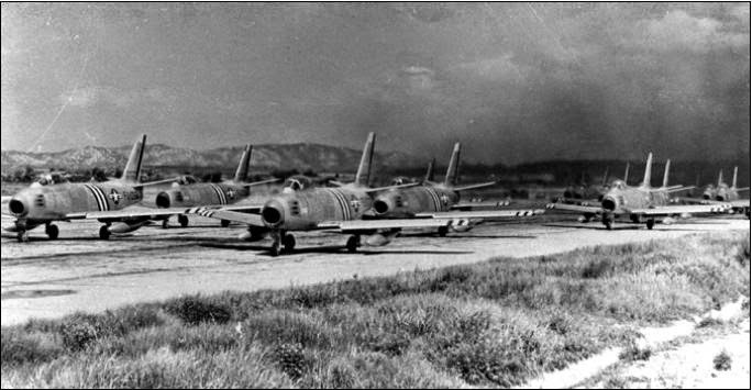 Un gruppo di 14 Sabre del 4th FIW pronti per un incursione sulla Mig Alley.