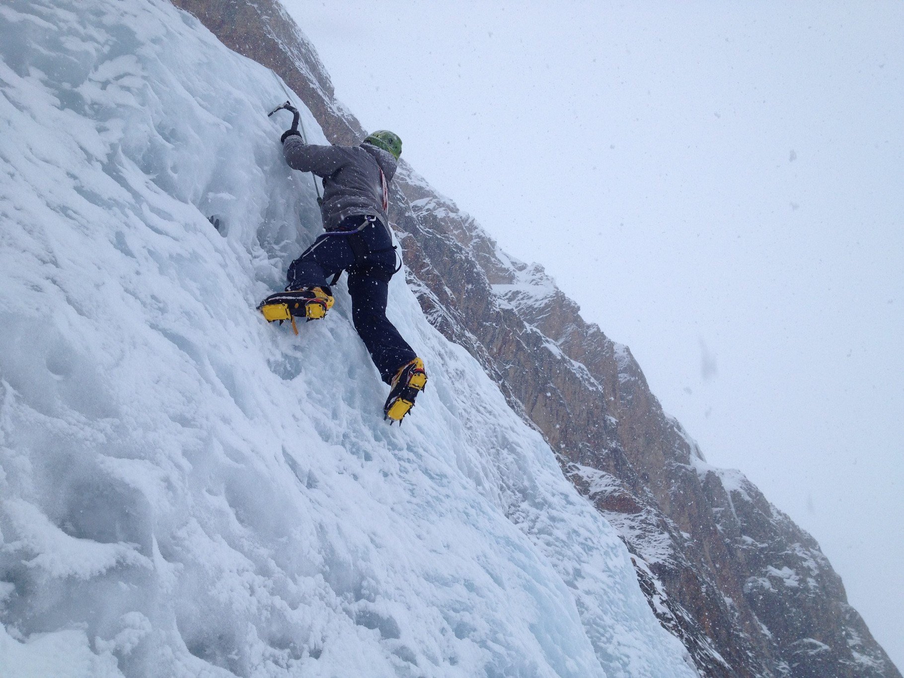 Ice climbing Shams Guide de haute montagne