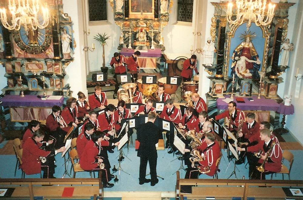 2001: Adventskonzert in der Pfarrkirche; Direktion Seppi Wicki