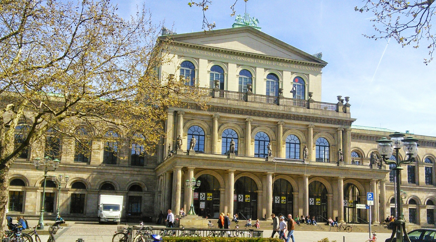 Oper in Hannover Frontansicht 2