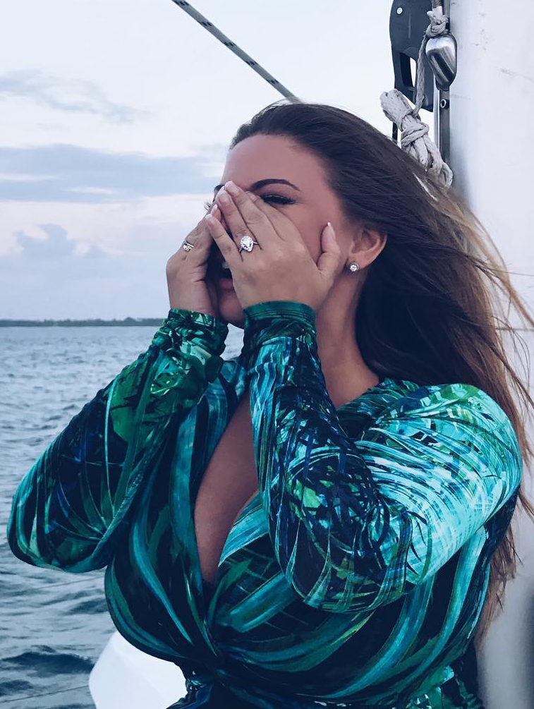 ashley alexiss - thick instagram bombshell babes