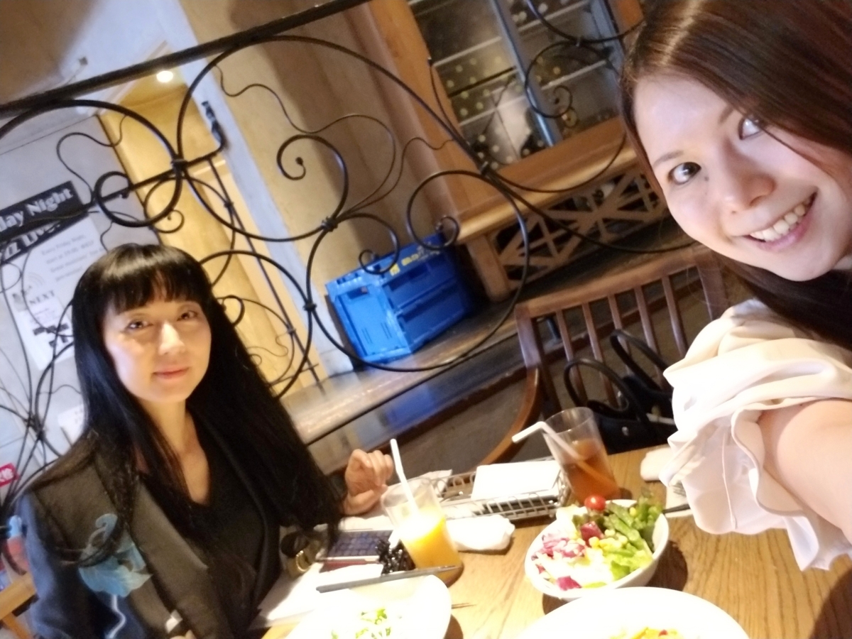 占い教室愛月代表日奈子先生と有栖川ゆり