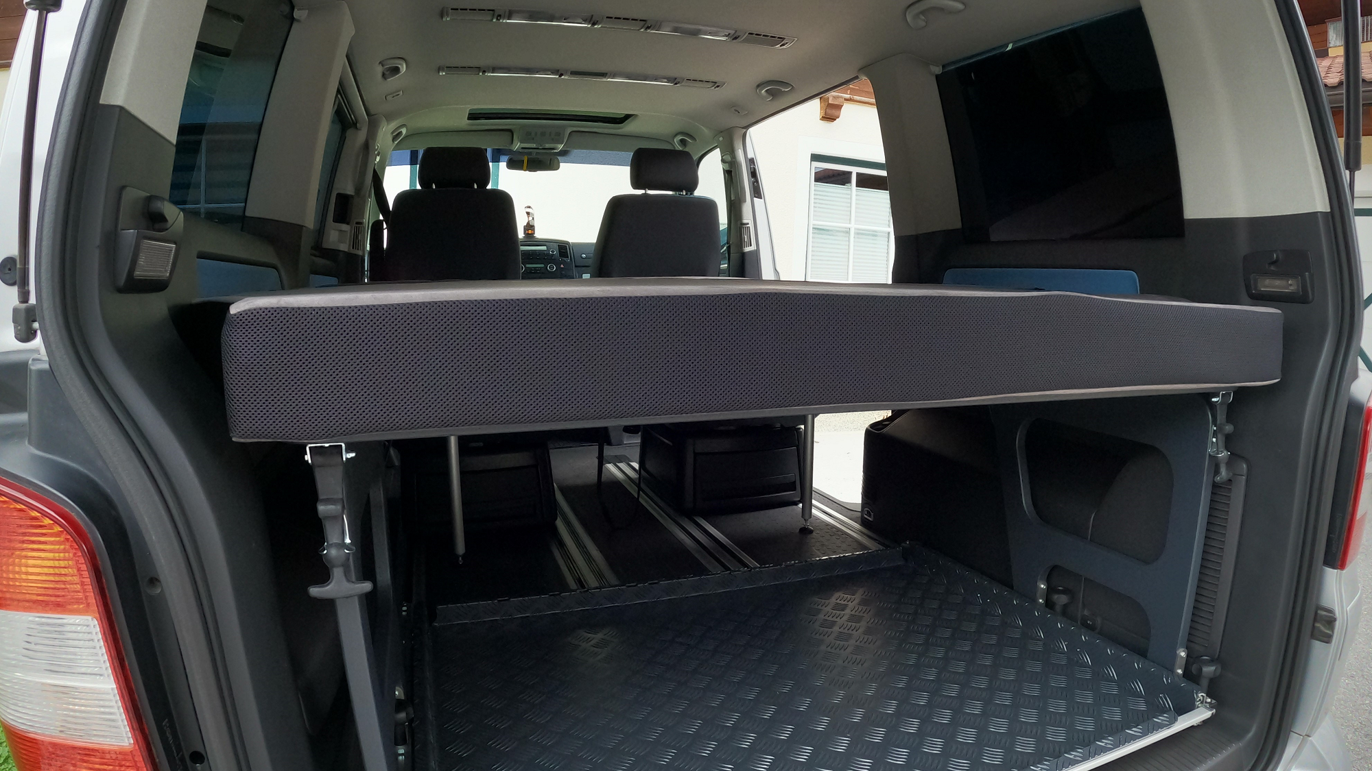 Camper Bett inkl. Schwerlastauszug für VW T5, T6, T6.1 Transporter