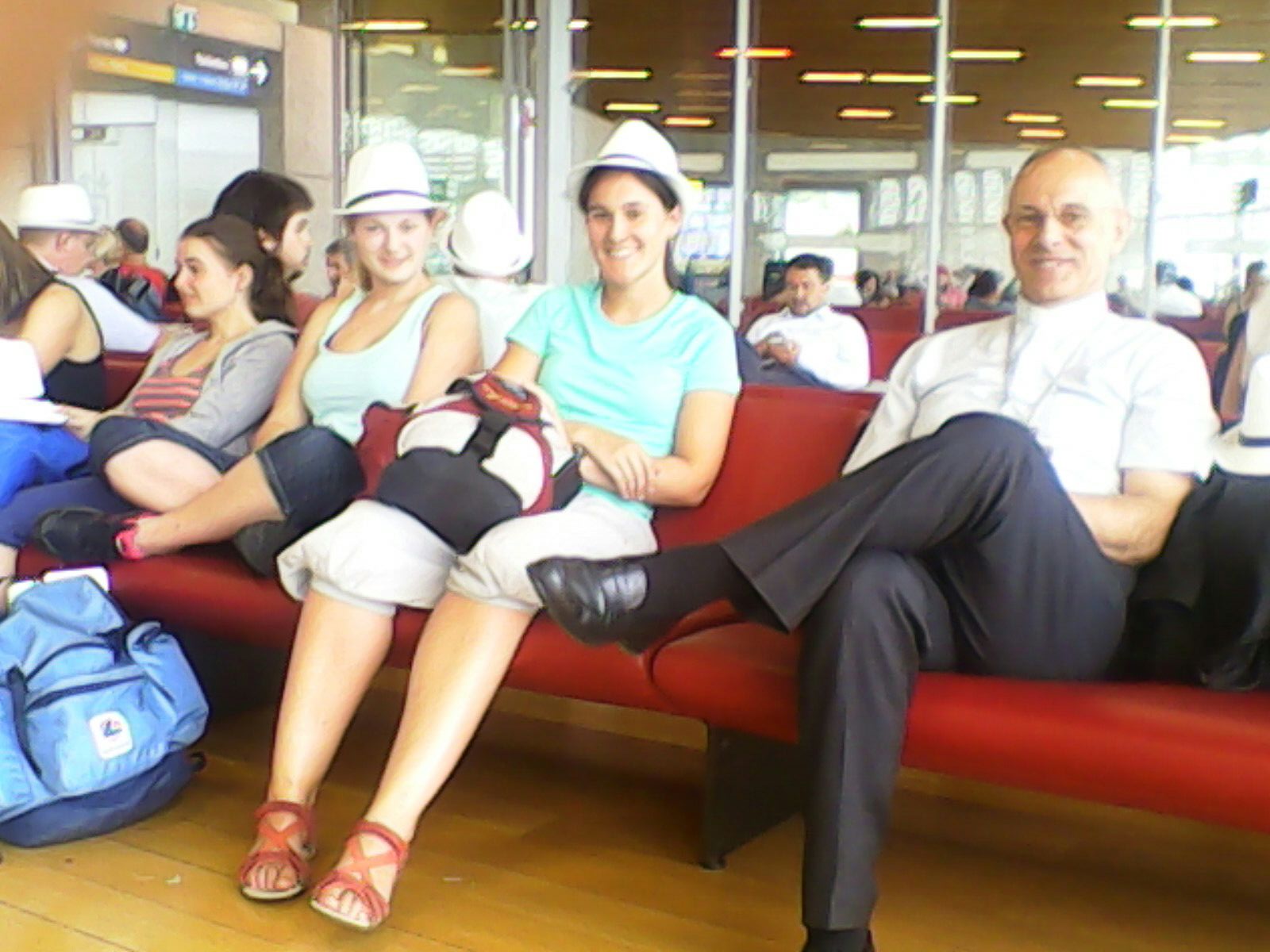 Col vescovo all'aeroporto