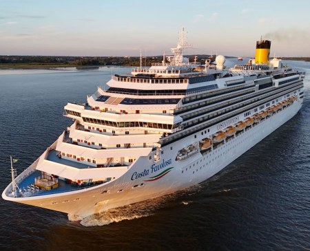 Costa Favolosa in Hamburg 2026