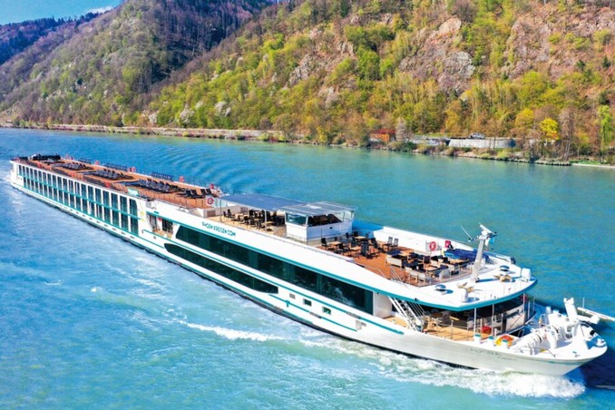 Flussschiff MS Adora