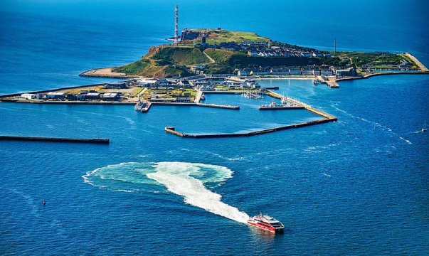 Helgoland Panorama mit Fähre 2026