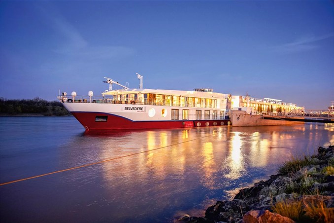 MS Belvedere von Nicko Cruises