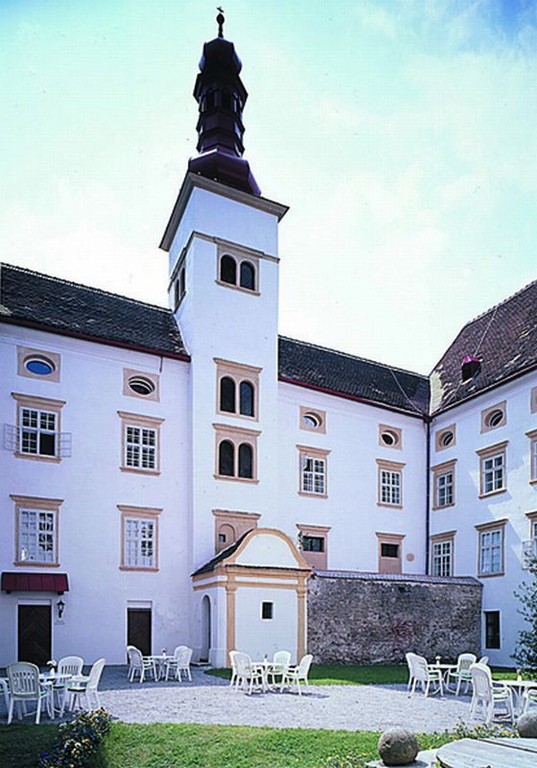Innenhof Schloss Krumbach