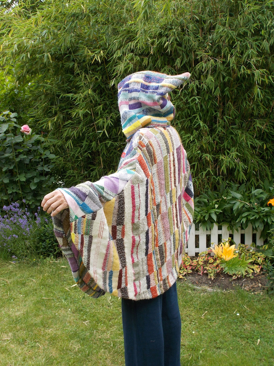 Poncho Rückseite, mit Kaputze