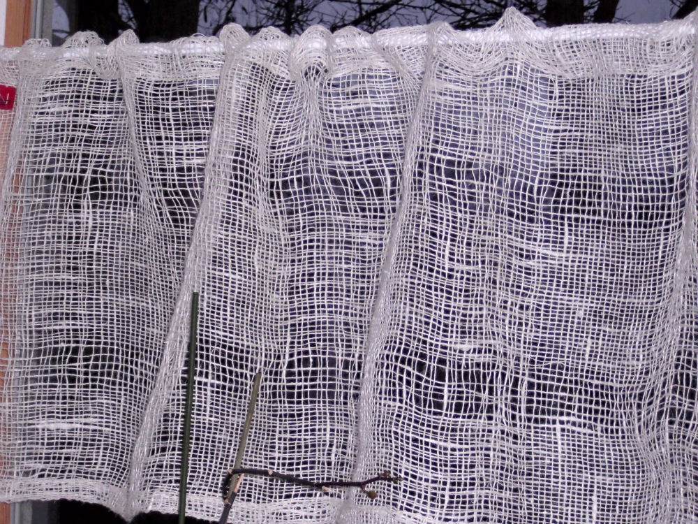 Gardine, Bindung – Leinwandbindung/ Scheindreher,  Material – Leinen