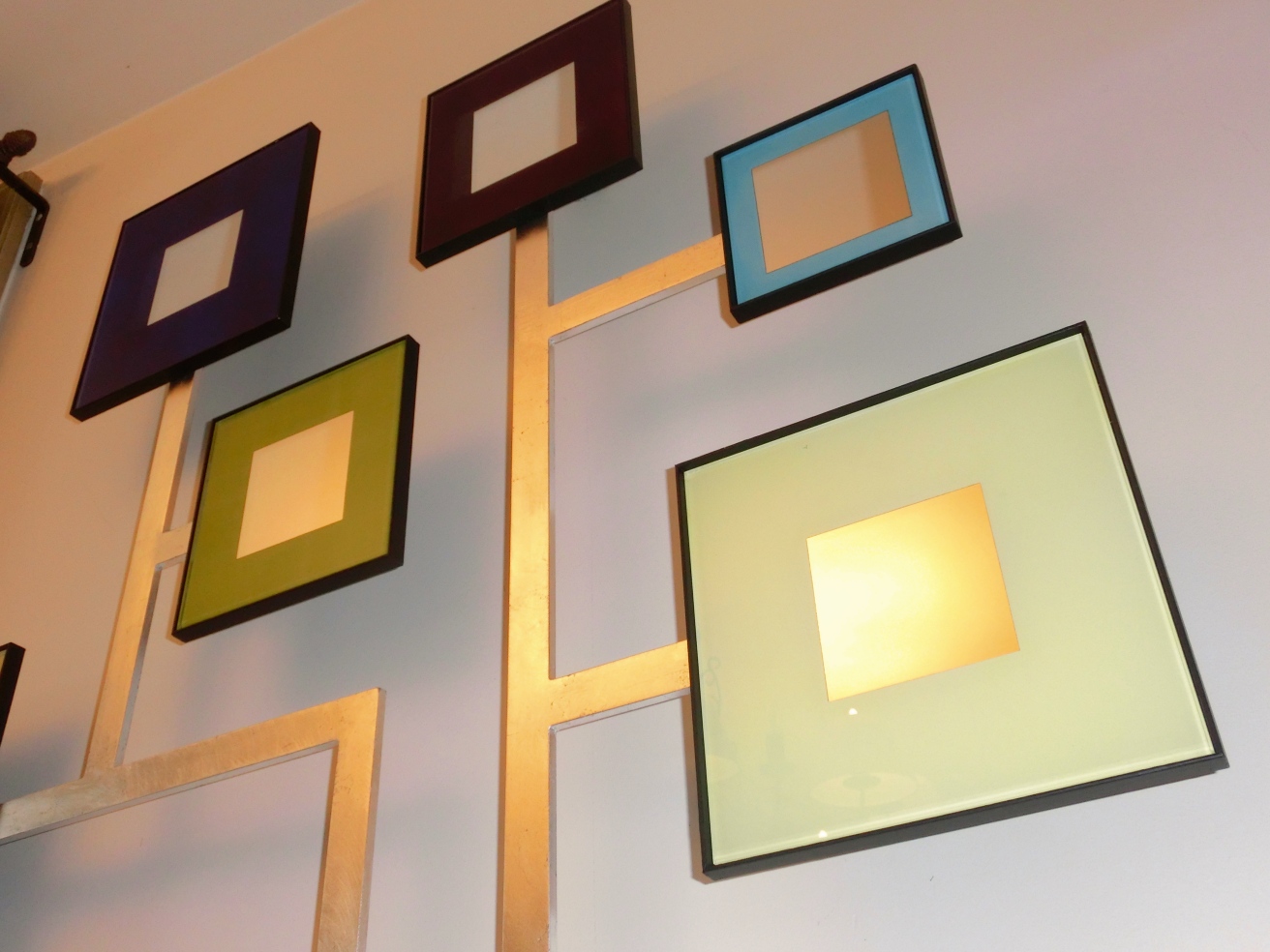 Miroir, verre laqué, laque noire et feuille d'argent