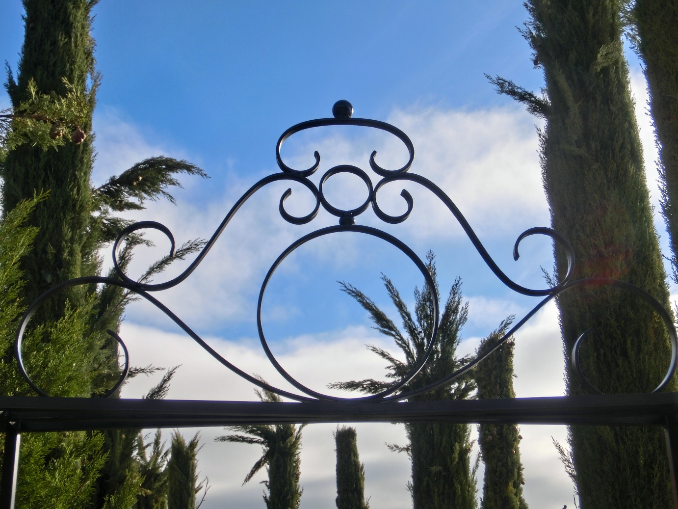 Fronton en fer forgé