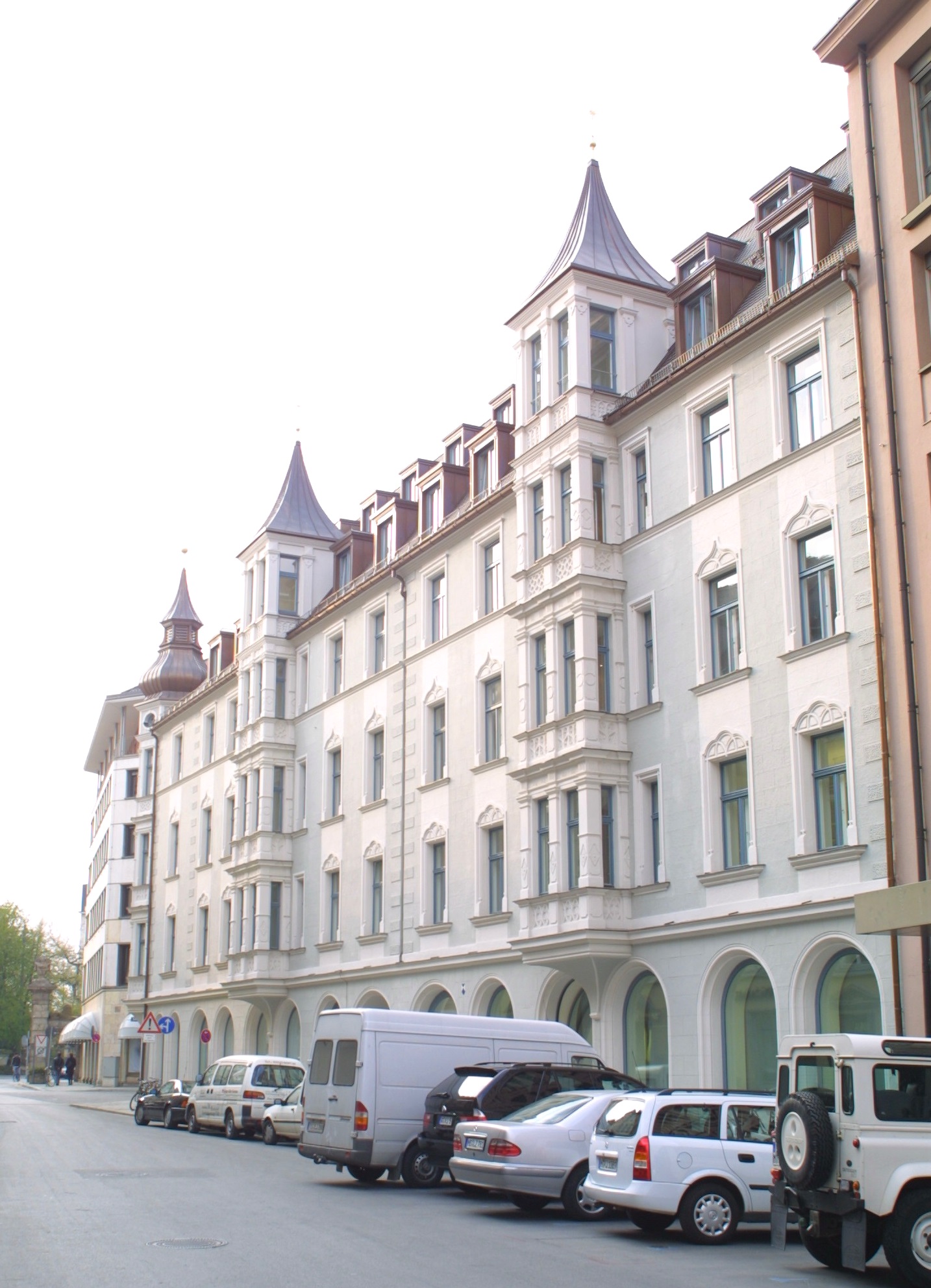 Sanierte Fassaden und Dachaufstockung, München Altstadt