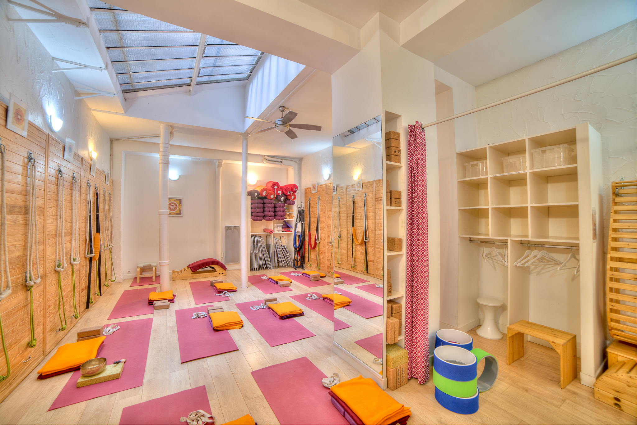 Boutiques d'accessoires de yoga - Studio Yoga République