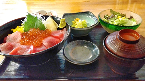 まぐろイクラ丼（定食セット）