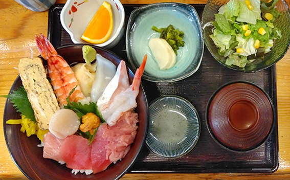 魚健ちらし（定食セット）