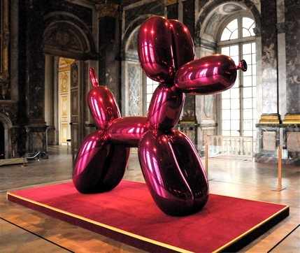 Balloon Dog (Magenta) (1994-2000) - Jeff Koons exposé à Versailles en 2008.