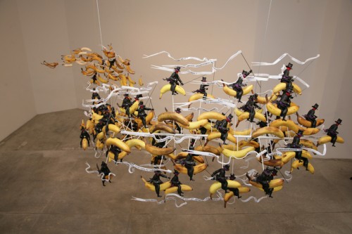 Gilles Barbier Banana Riders, 2009, technique mixte, 80x350x150 cm