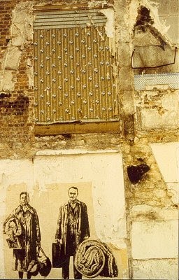 L'une des réalisations de Les expulsions, Paris, 1979. L'artiste rend hommage aux personnes expulsées de leurs maisons.