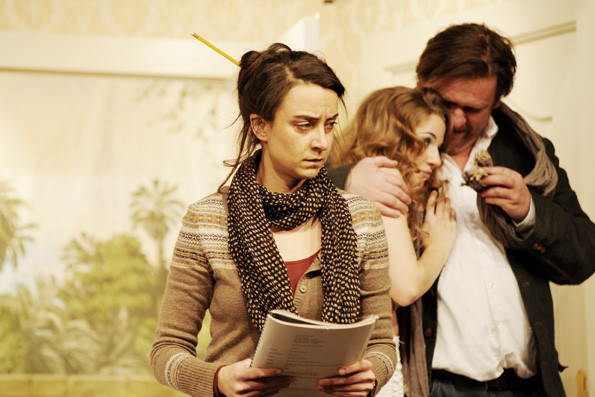 Der nackte Wahnsinn, Rolle: Poppy, Regie: Caroline Stolz, Ausstattung: Lorena Díaz Stephens & Jan Hendrik Neidert, Staatstheater Wiesbaden 2011, Foto: Lena Obst , mit: Magdalena Höfner und Michael Günther-Bard