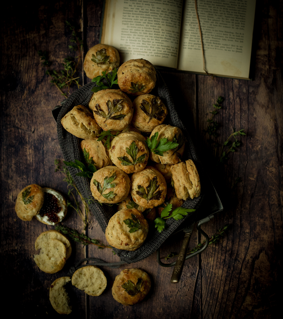 Kräuter-Scones mit Feta & Buttermilch