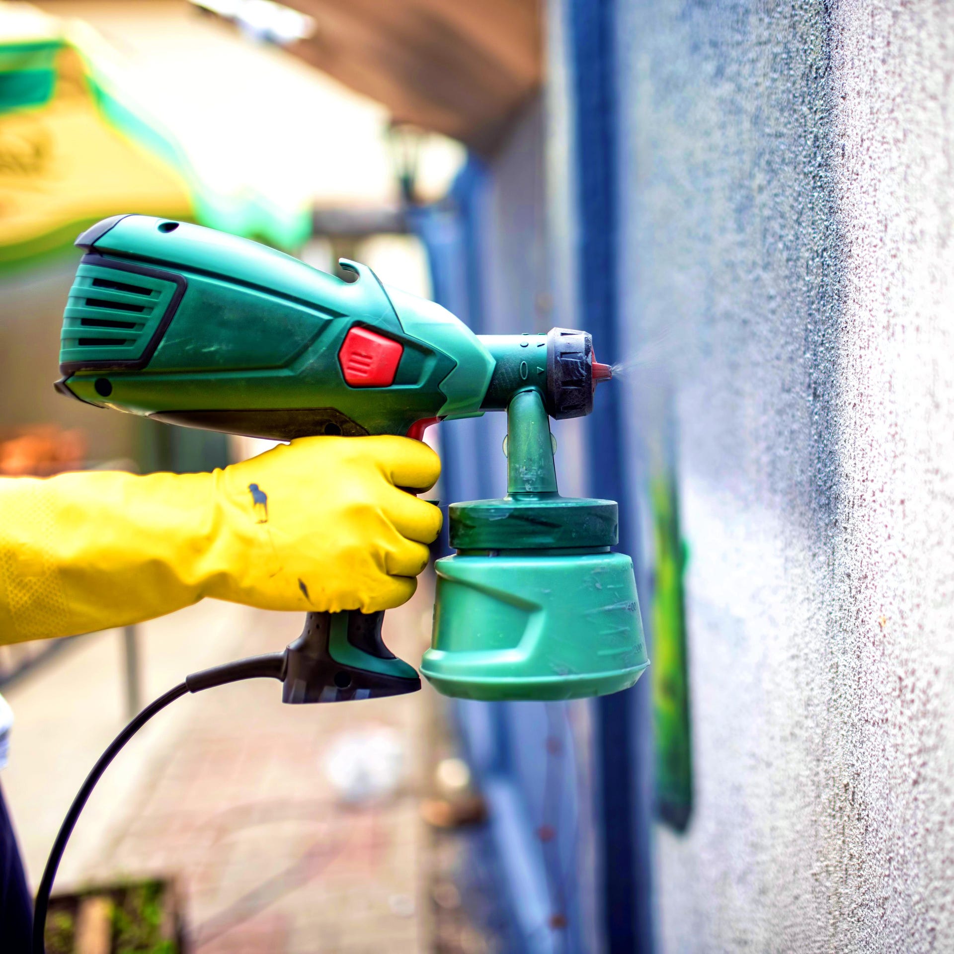 Peinture et ravalement pour vos façades afin de leur rendre une jolie couleur.