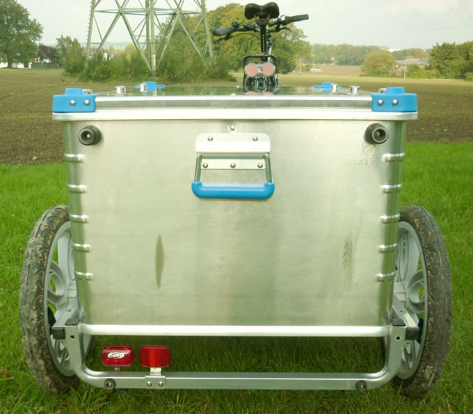 Eigenbau Bike-Boxtrailer mit Zarges-Box Rueckseite