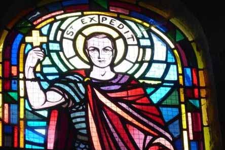 Prière à Saint Expédit et Saint Benoît pour Débloquer la Vente et Éloigner la Malchance