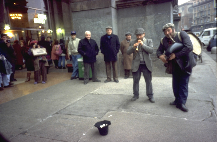 ZAMPOGNARI CORSO VITTORIO EMANUELE NATALE 1990