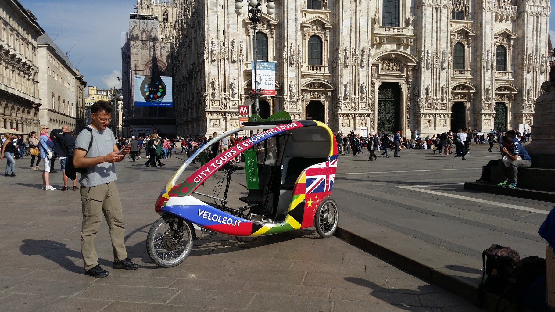 Bicicletta risciò Piazza Duomo 2016
