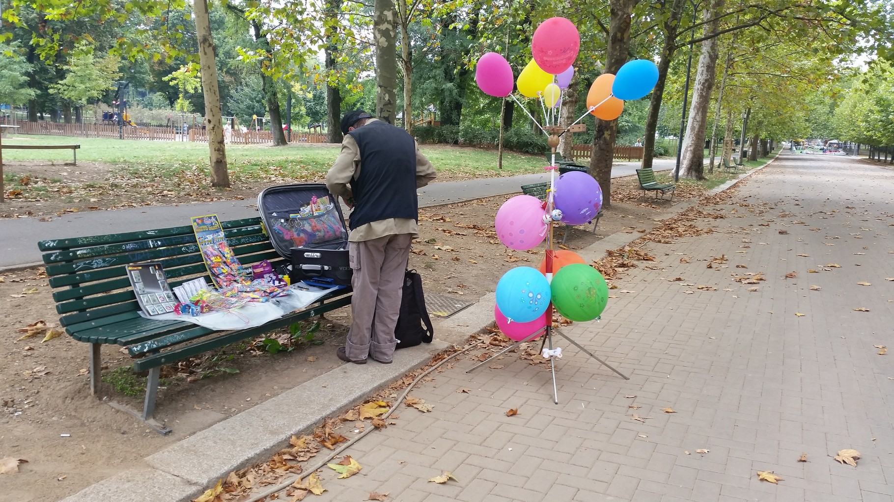 Venditore palloncini parco Ravizza 2015