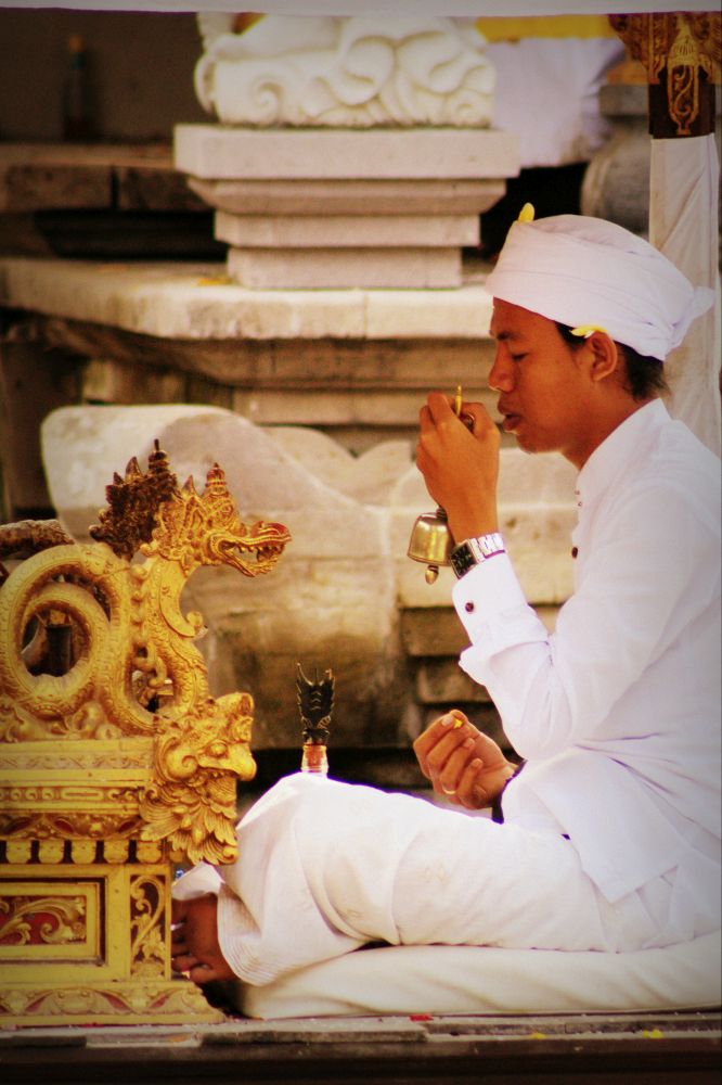 Betender im Gunung Kawi Tempel