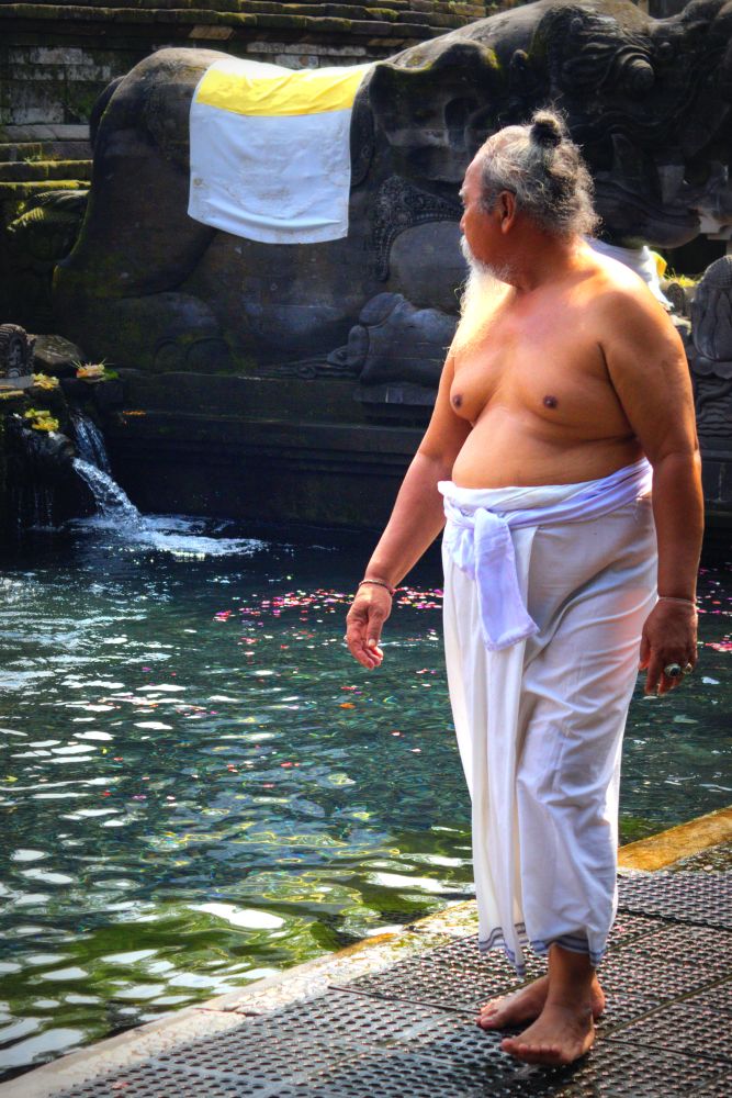 Gläubiger am Pura Tirta Empul Tempel