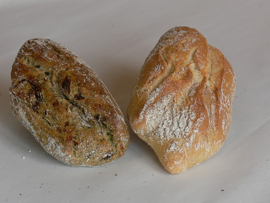 Tomate-Bärlauch-Baguetti, aus Ciabattateig