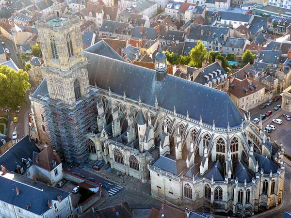 Cathédrale Saint-Cyr et Sainte-Julitte de Nevers