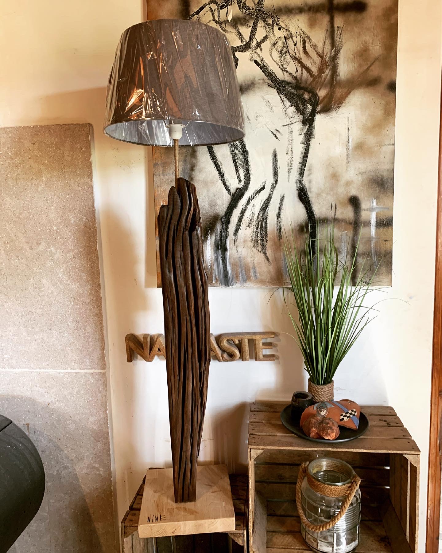 Lampe en bois flotté artisanale