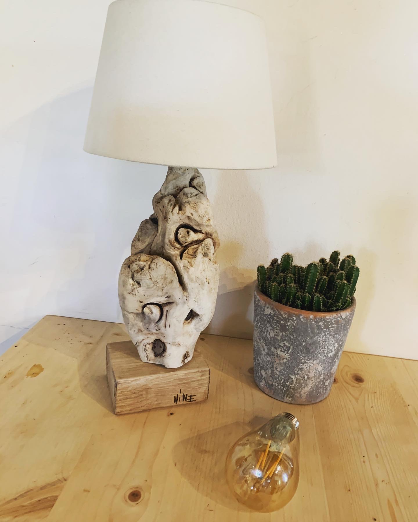 Lampes en bois flotté artisanales fait main