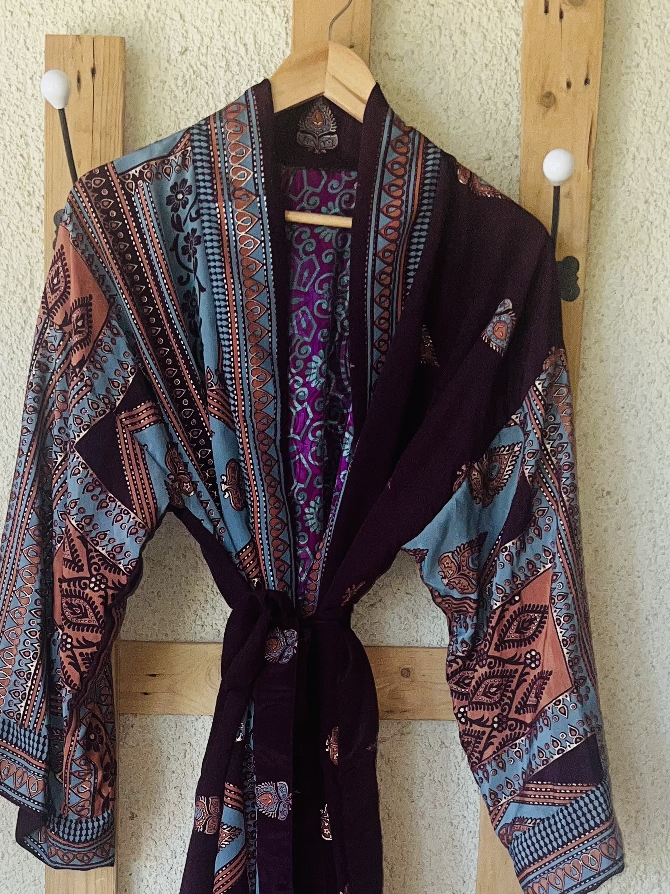 Kimono réversible bordeaux et orange – style vibrant et unique