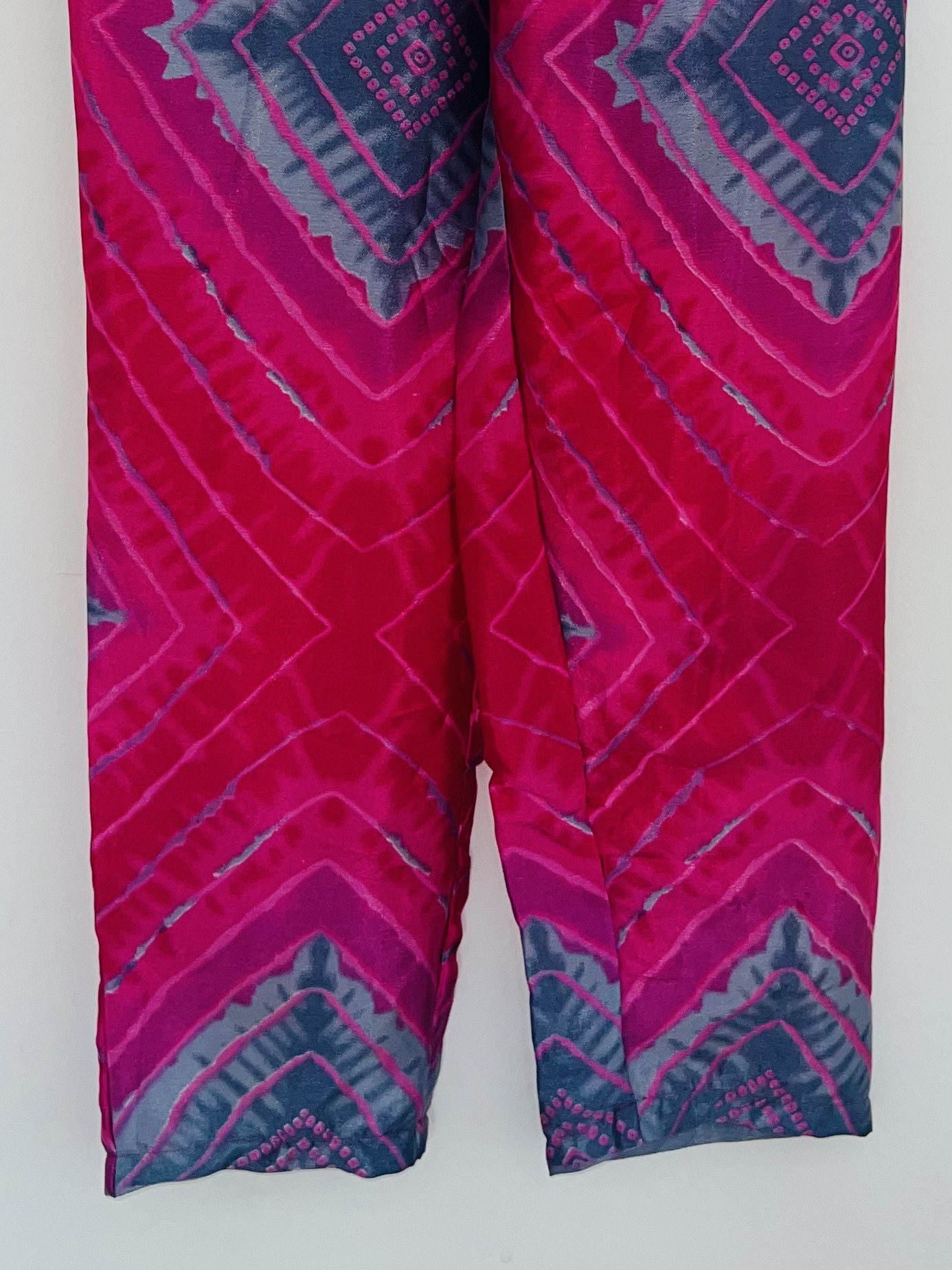 Pantalon en sari recyclé – Pièce artisanale colorée et originale