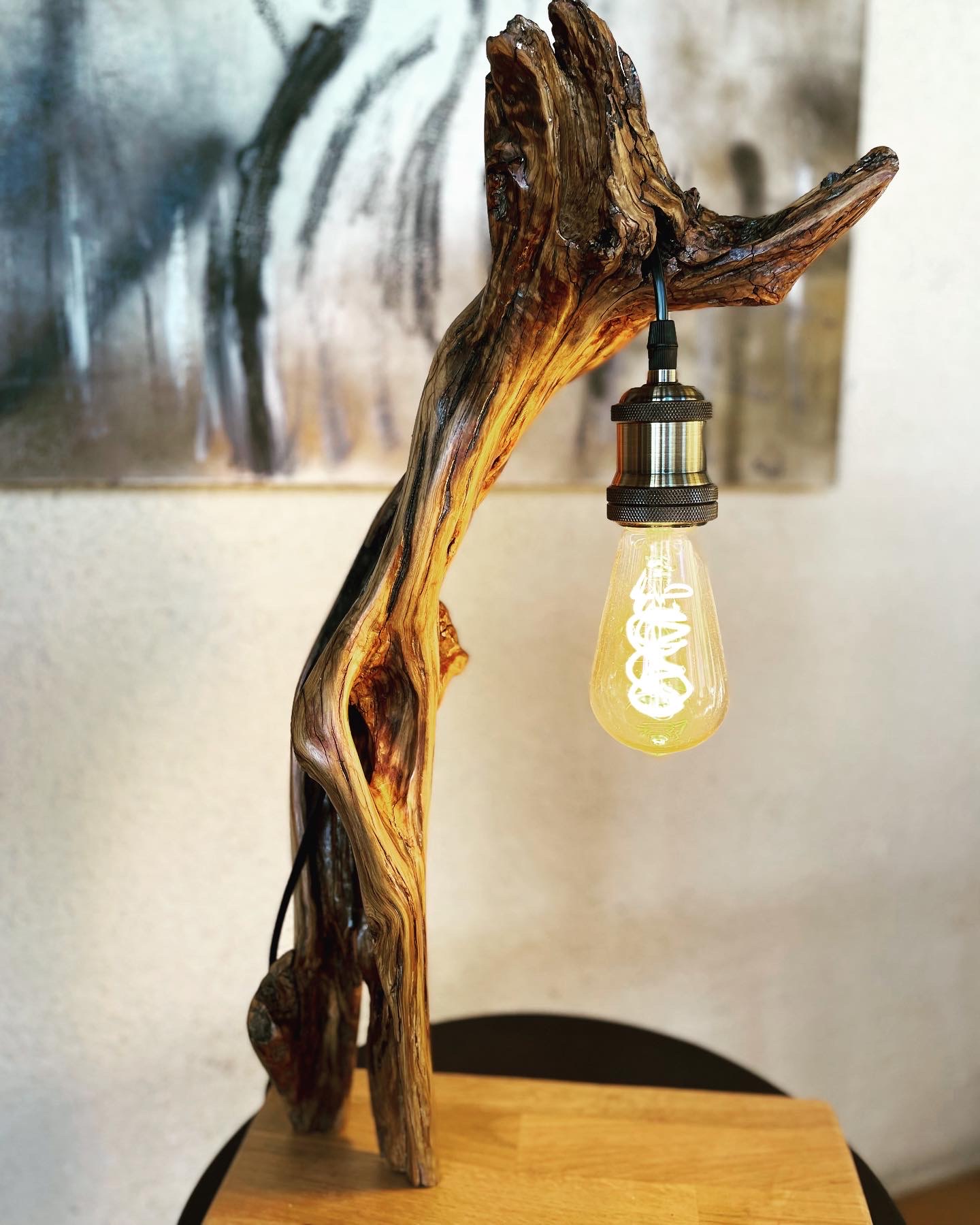 Lampe artisanale en bois d'olivier