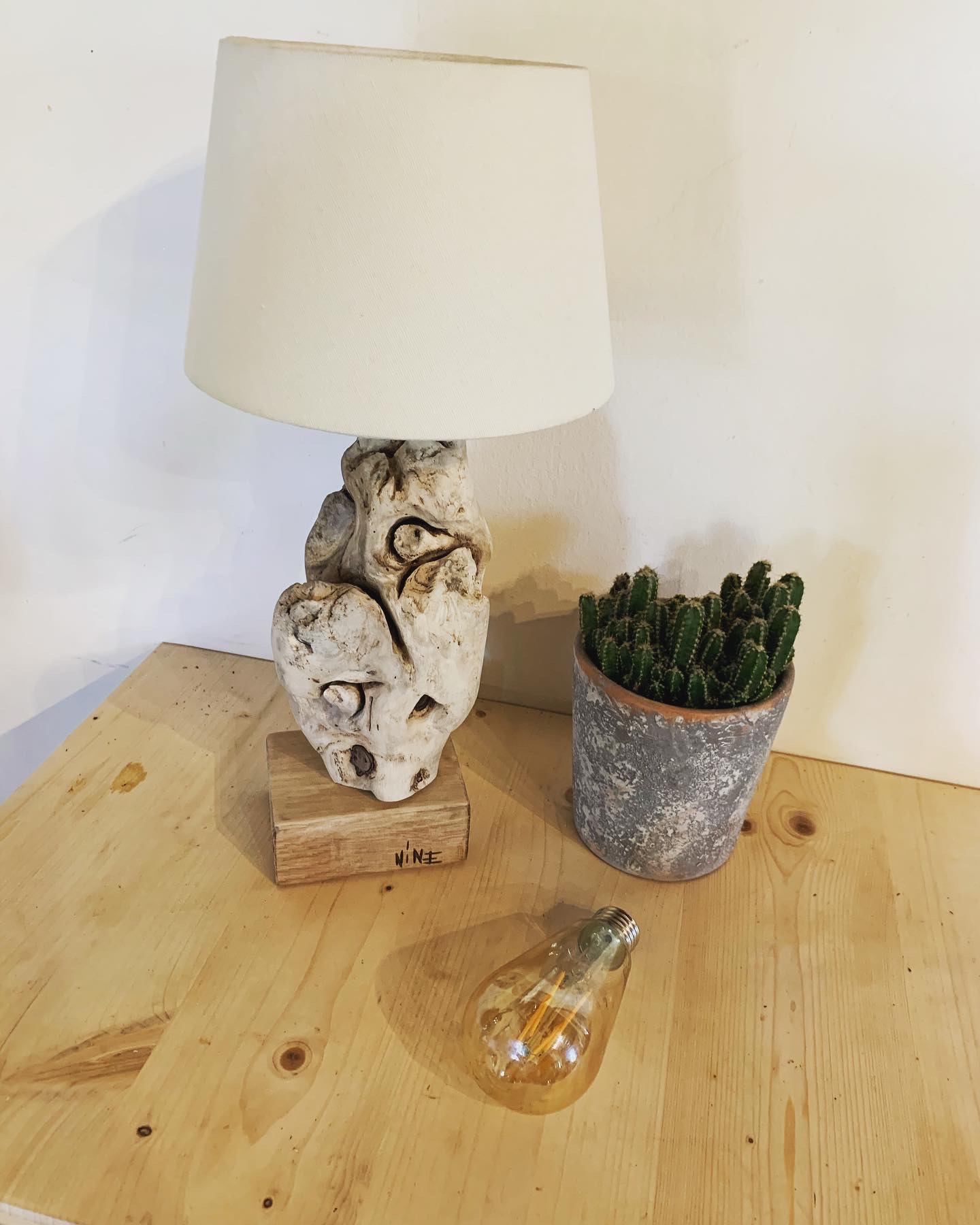 Lampes en bois flotté artisanales fait main
