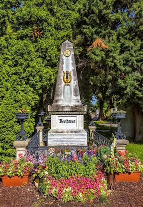 ベートーヴェンのお墓もメトロノームです