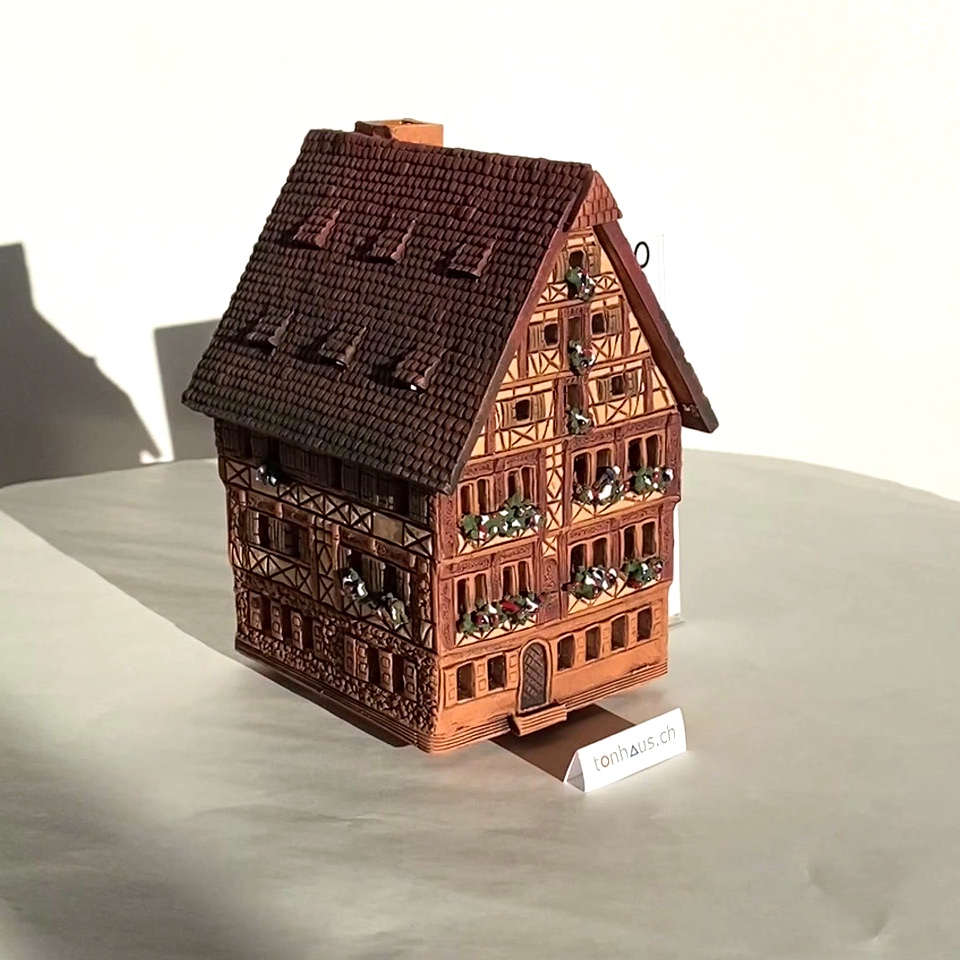 Hotel Deutsches Haus Dinkelsbuhl A230 Qualitativ Hochwertige Handgefertigte Miniaturmodelle Aus Ton Lichthauser Dufthauser Raucherhauser Raucherfiguren Raucherware Tonhaus Schlunzen